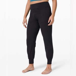 Lululemon Align Jogger in Black
